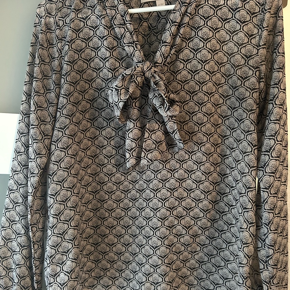 Ann Taylor Black and Tan Patterned Blouse